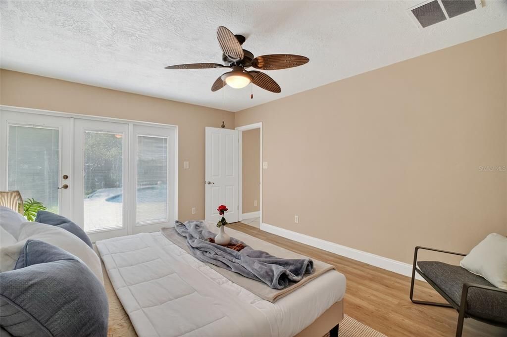 En Venta: $849,000 (4 camas, 2 baños, 3000 Pies cuadrados)