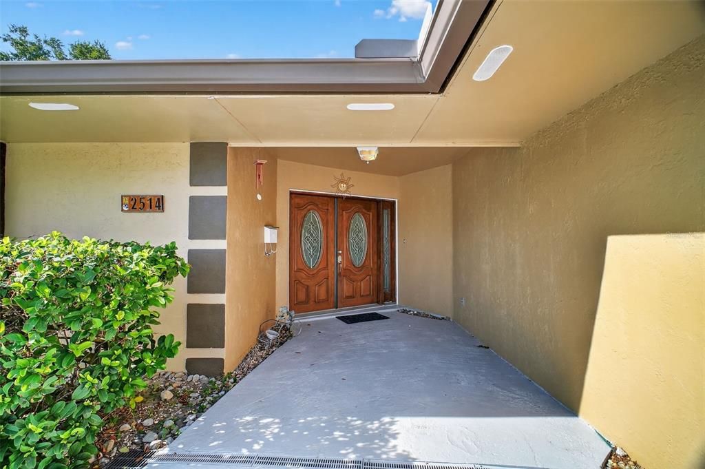 En Venta: $849,000 (4 camas, 2 baños, 3000 Pies cuadrados)