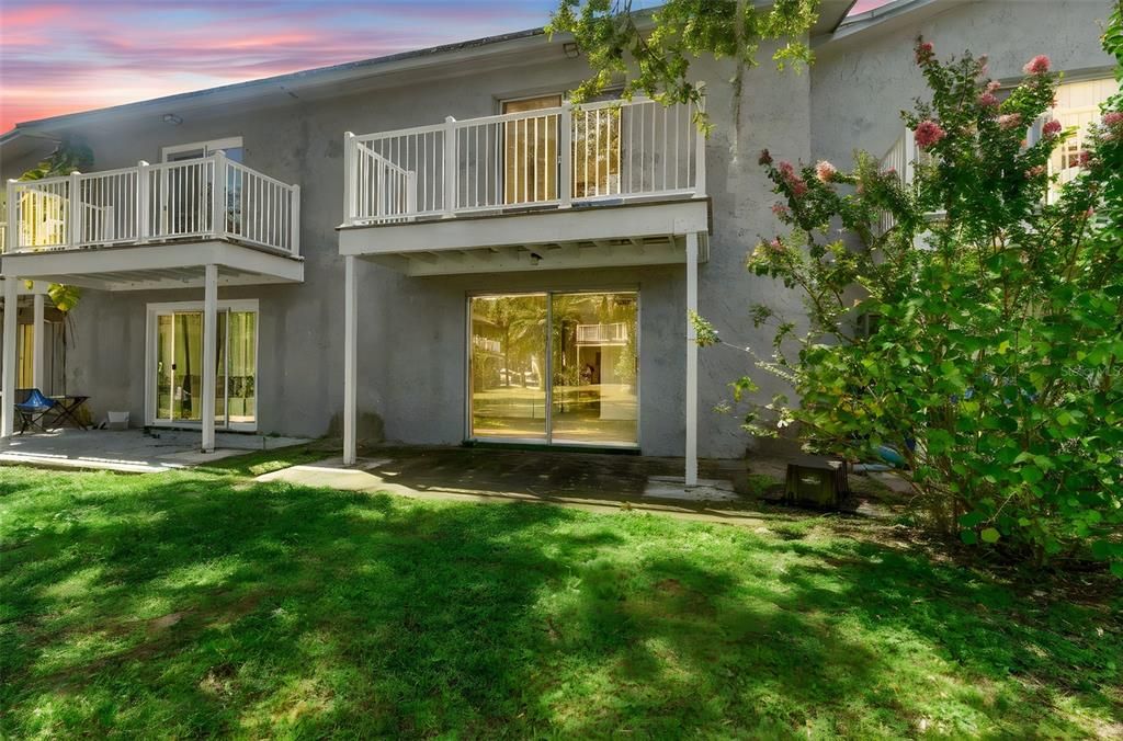 合同活跃: $109,500 (2 贝兹, 2 浴室, 1085 平方英尺)