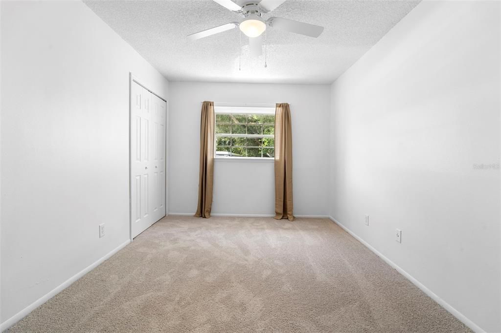 合同活跃: $109,500 (2 贝兹, 2 浴室, 1085 平方英尺)