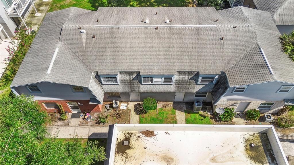 合同活跃: $109,500 (2 贝兹, 2 浴室, 1085 平方英尺)