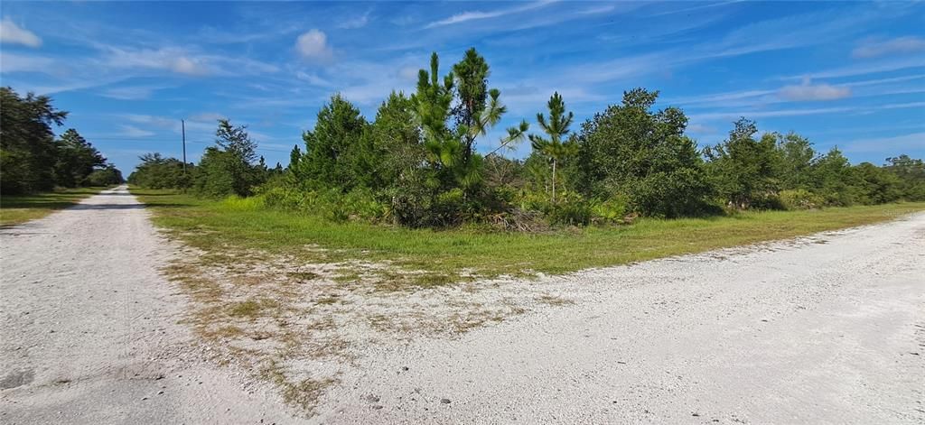待售: $17,000 (0.55 acres)