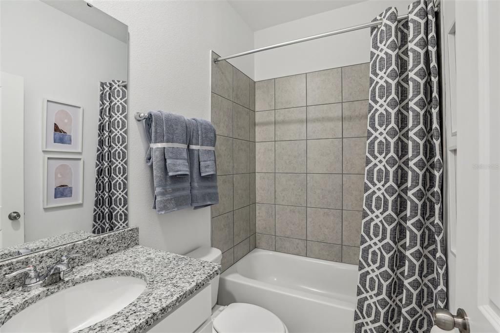 Activo con contrato: $295,990 (3 camas, 2 baños, 1589 Pies cuadrados)