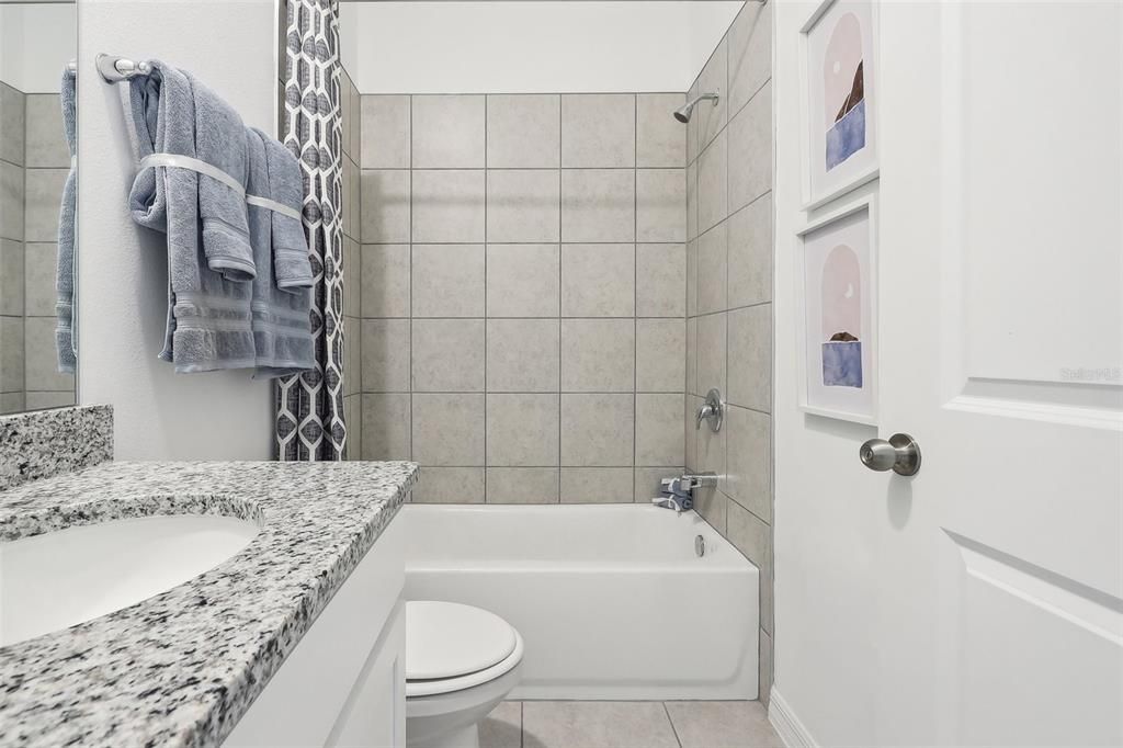 Activo con contrato: $295,990 (3 camas, 2 baños, 1589 Pies cuadrados)