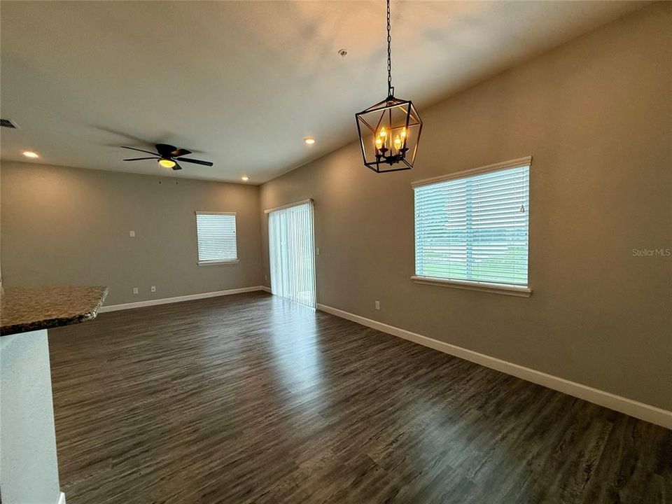 Active With Contract: $1,795 (3 beds, 2 baths, 1625 Square Feet)