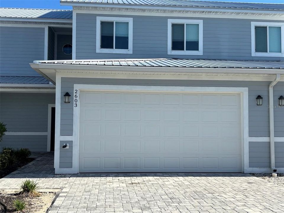 Active With Contract: $1,795 (3 beds, 2 baths, 1625 Square Feet)