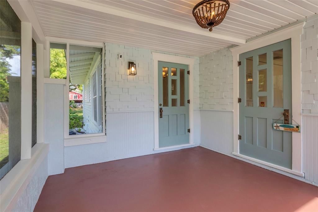 Под контрактом: $420,000 (3 спален, 2 ванн, 1620 Квадратных фут)