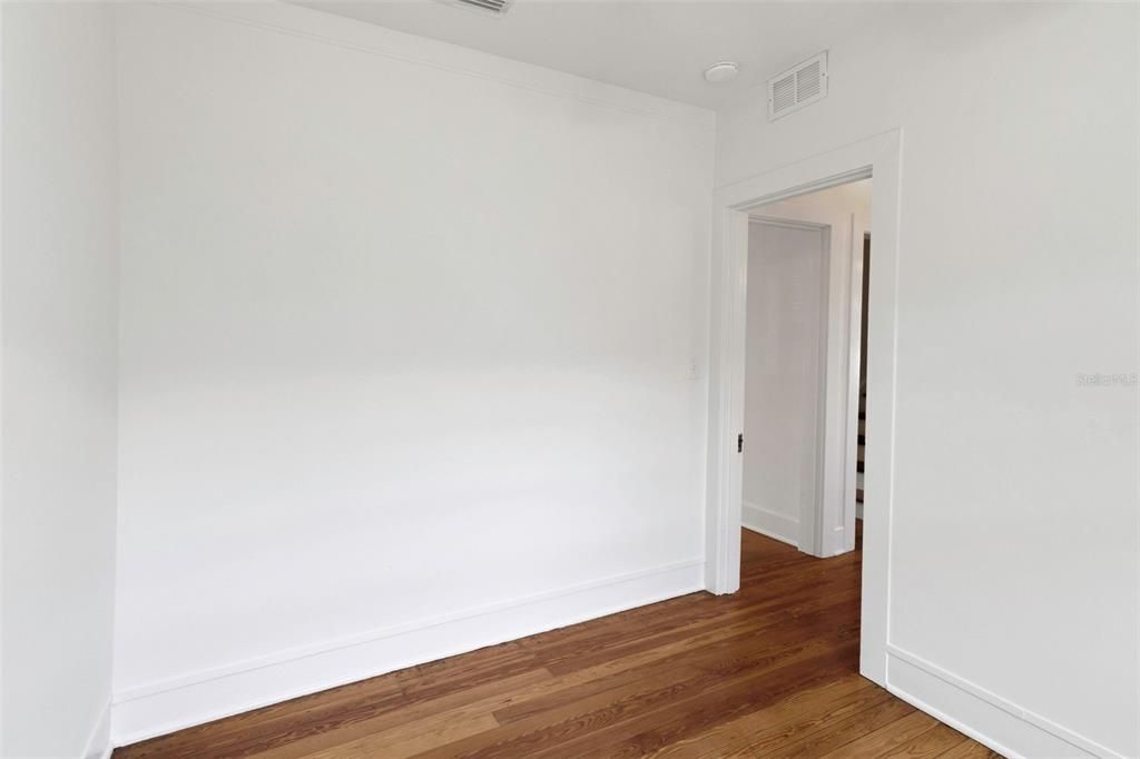 Под контрактом: $420,000 (3 спален, 2 ванн, 1620 Квадратных фут)