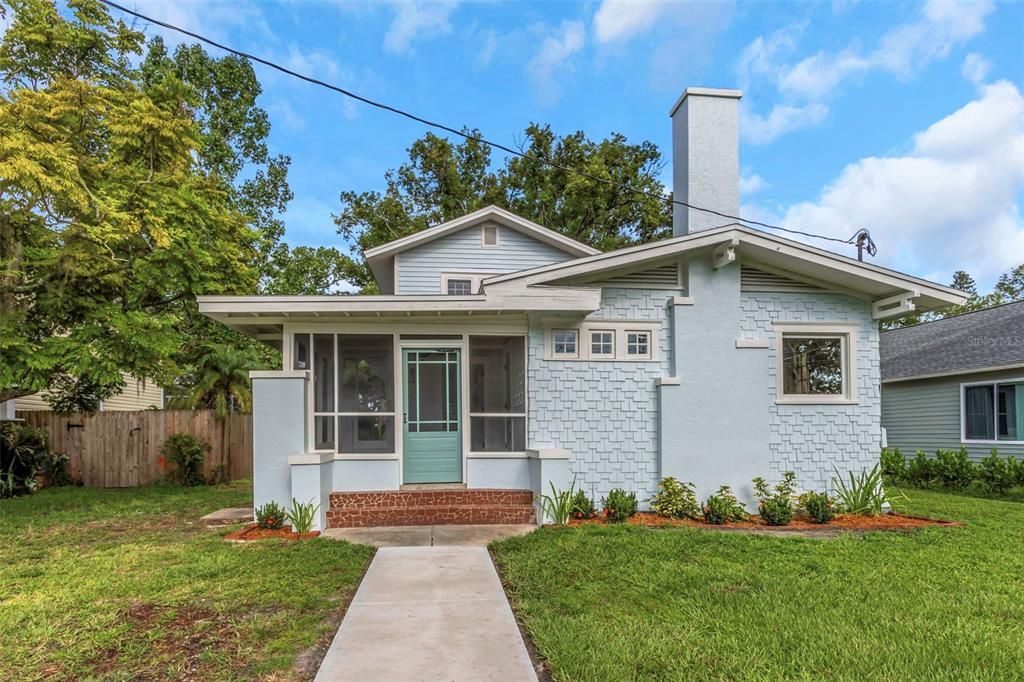 Под контрактом: $420,000 (3 спален, 2 ванн, 1620 Квадратных фут)