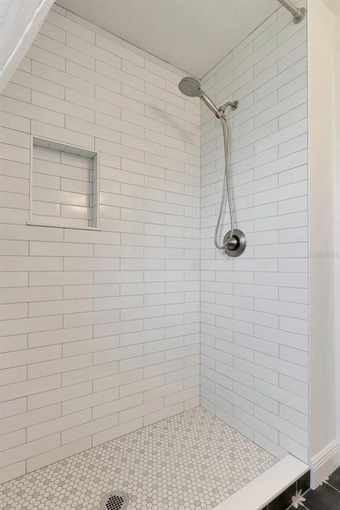 Под контрактом: $420,000 (3 спален, 2 ванн, 1620 Квадратных фут)