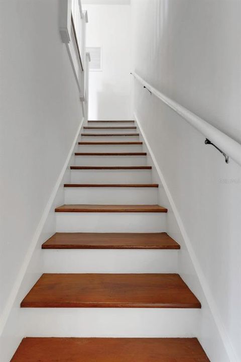 Под контрактом: $420,000 (3 спален, 2 ванн, 1620 Квадратных фут)