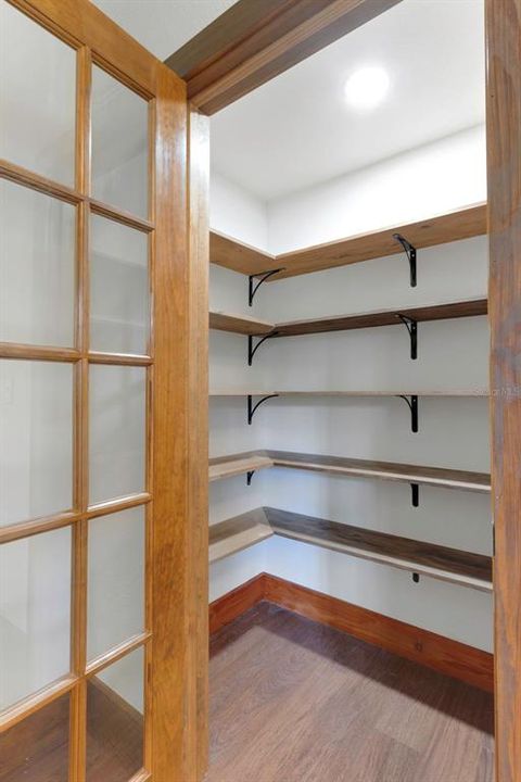 Под контрактом: $420,000 (3 спален, 2 ванн, 1620 Квадратных фут)