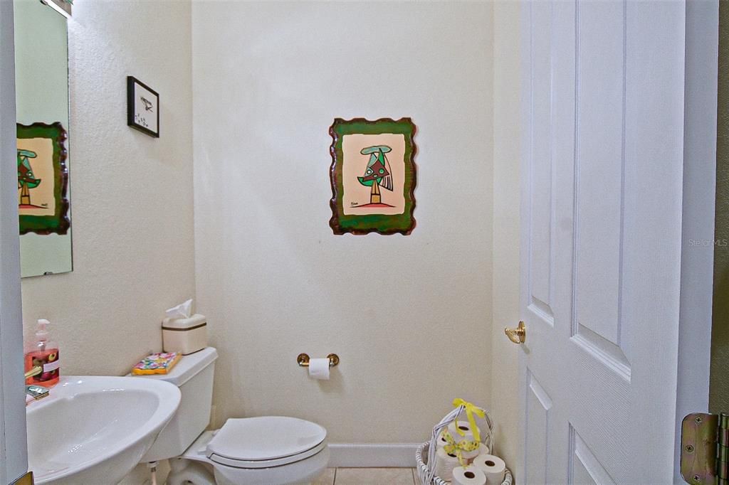 For Sale: $469,000 (3 beds, 2 baths, 2324 Square Feet)