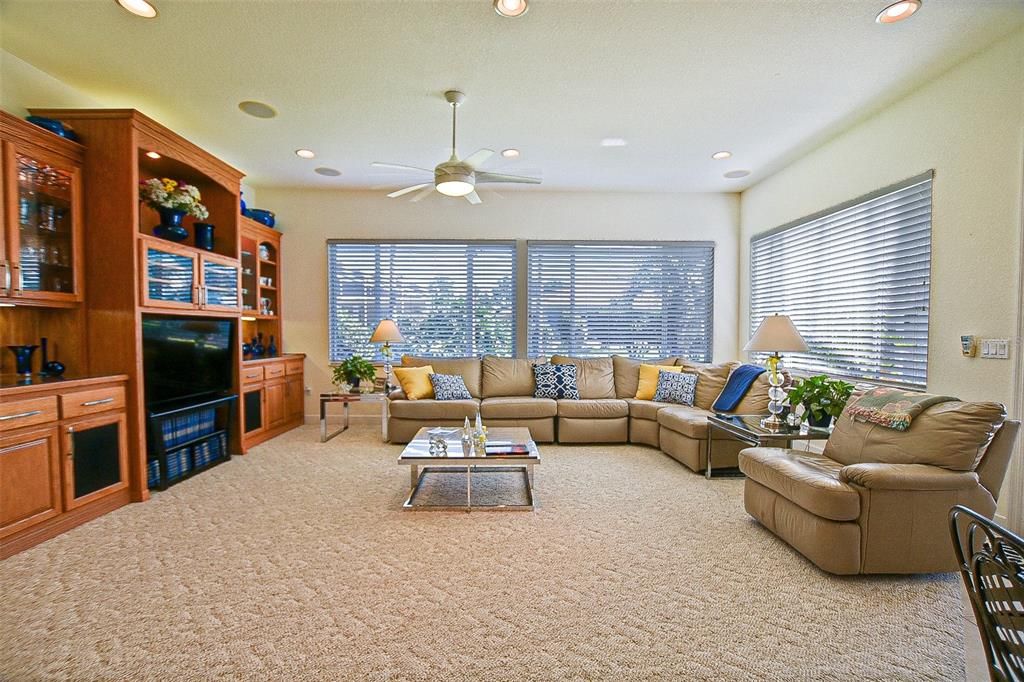 For Sale: $469,000 (3 beds, 2 baths, 2324 Square Feet)