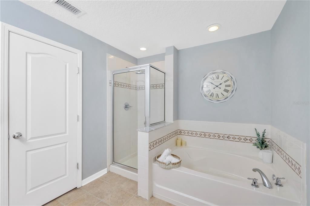 待售: $280,000 (3 贝兹, 2 浴室, 1824 平方英尺)