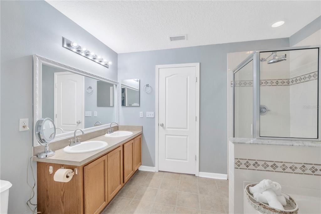 待售: $280,000 (3 贝兹, 2 浴室, 1824 平方英尺)