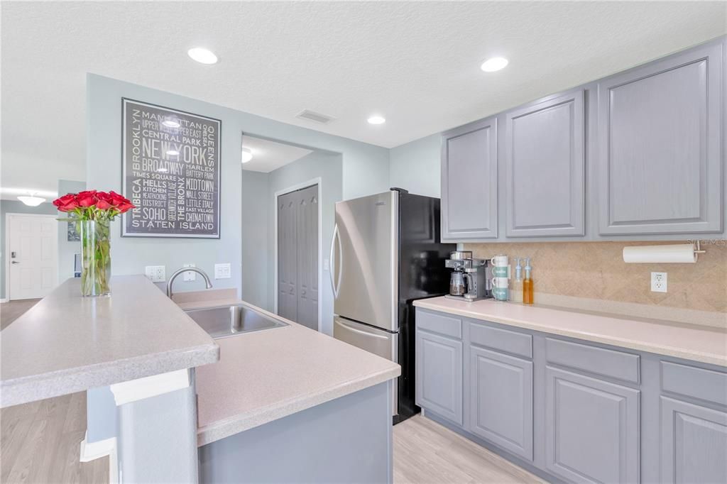 待售: $280,000 (3 贝兹, 2 浴室, 1824 平方英尺)