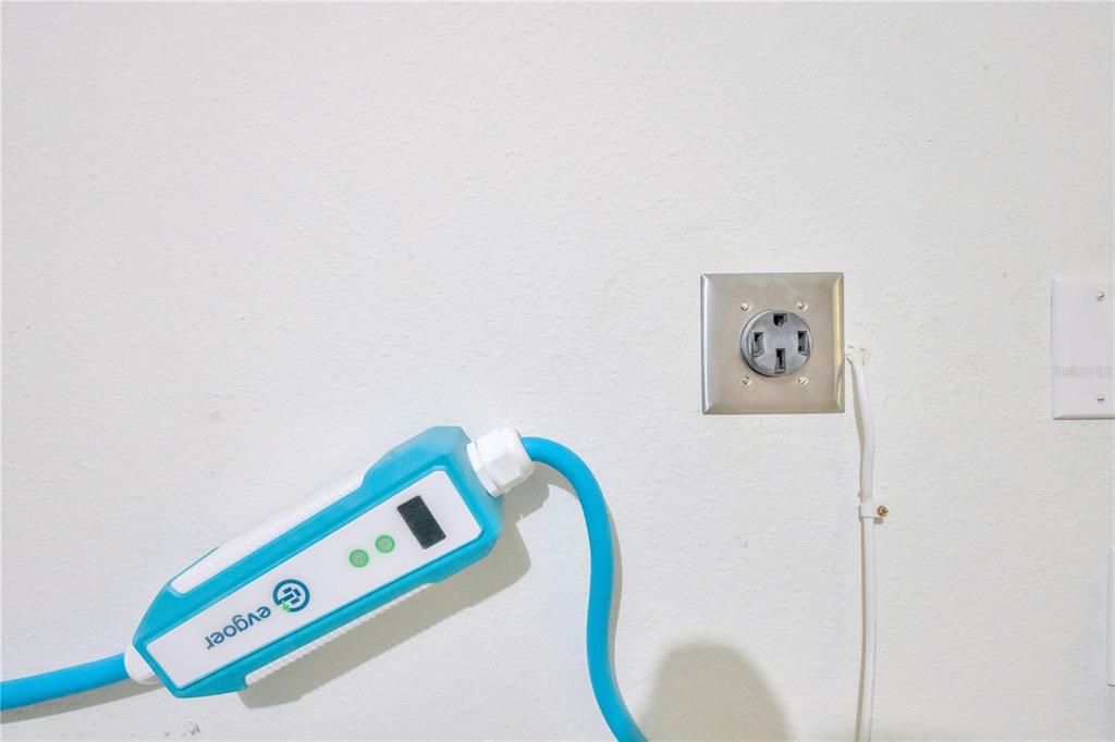 待售: $280,000 (3 贝兹, 2 浴室, 1824 平方英尺)