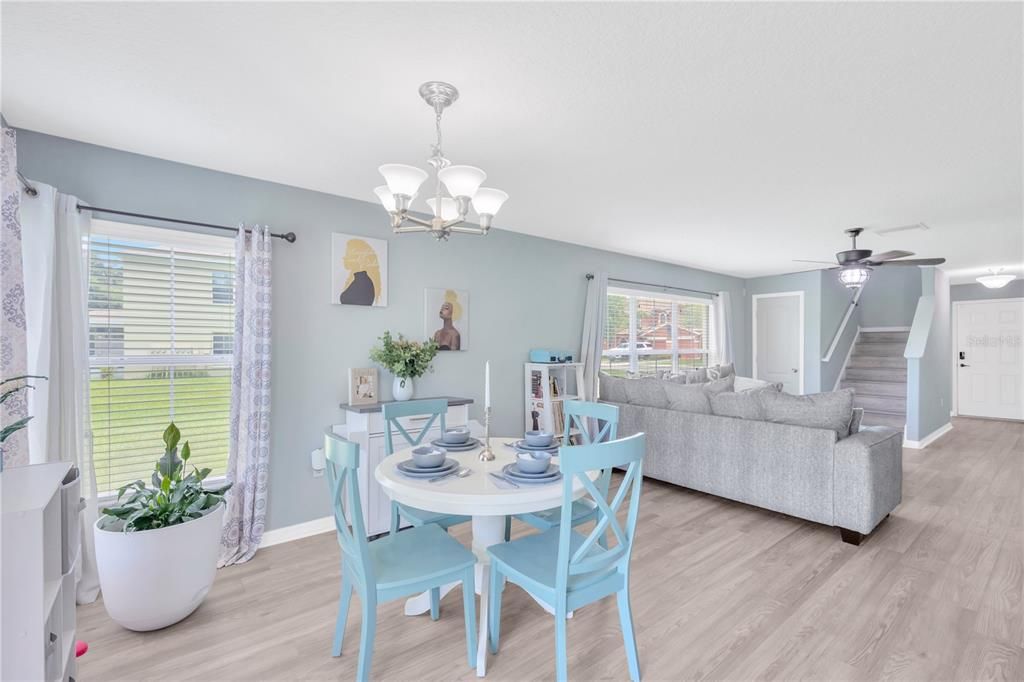 待售: $280,000 (3 贝兹, 2 浴室, 1824 平方英尺)