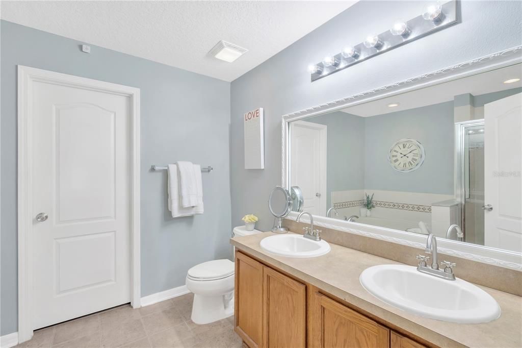 待售: $280,000 (3 贝兹, 2 浴室, 1824 平方英尺)