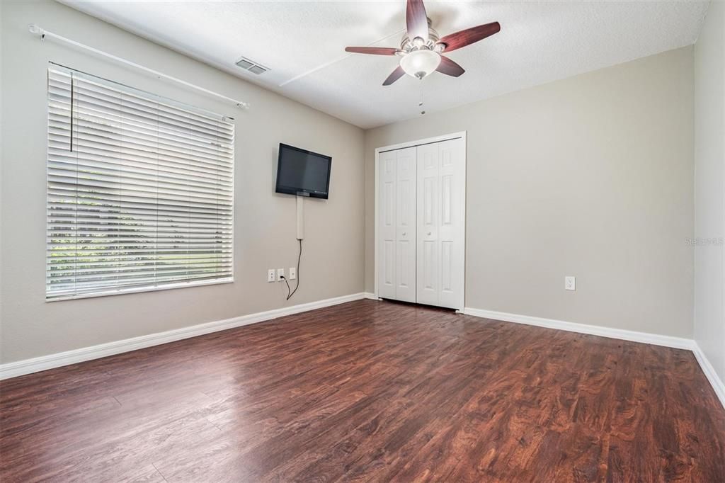 Activo con contrato: $442,000 (5 camas, 3 baños, 2684 Pies cuadrados)