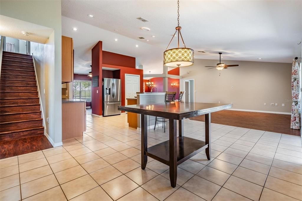 Activo con contrato: $442,000 (5 camas, 3 baños, 2684 Pies cuadrados)