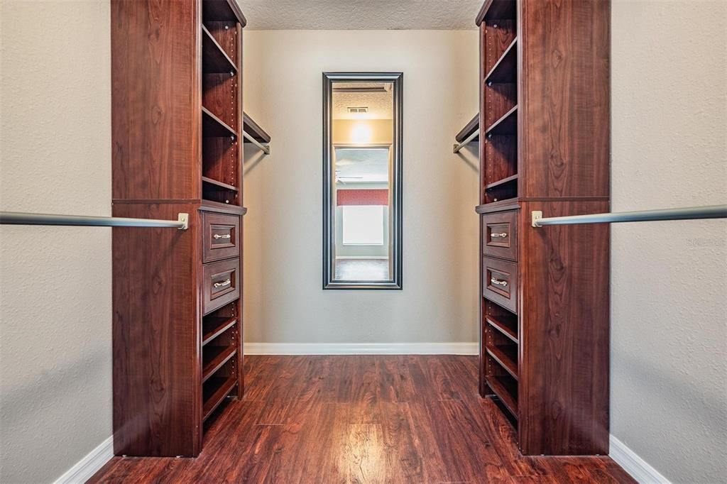 Activo con contrato: $442,000 (5 camas, 3 baños, 2684 Pies cuadrados)