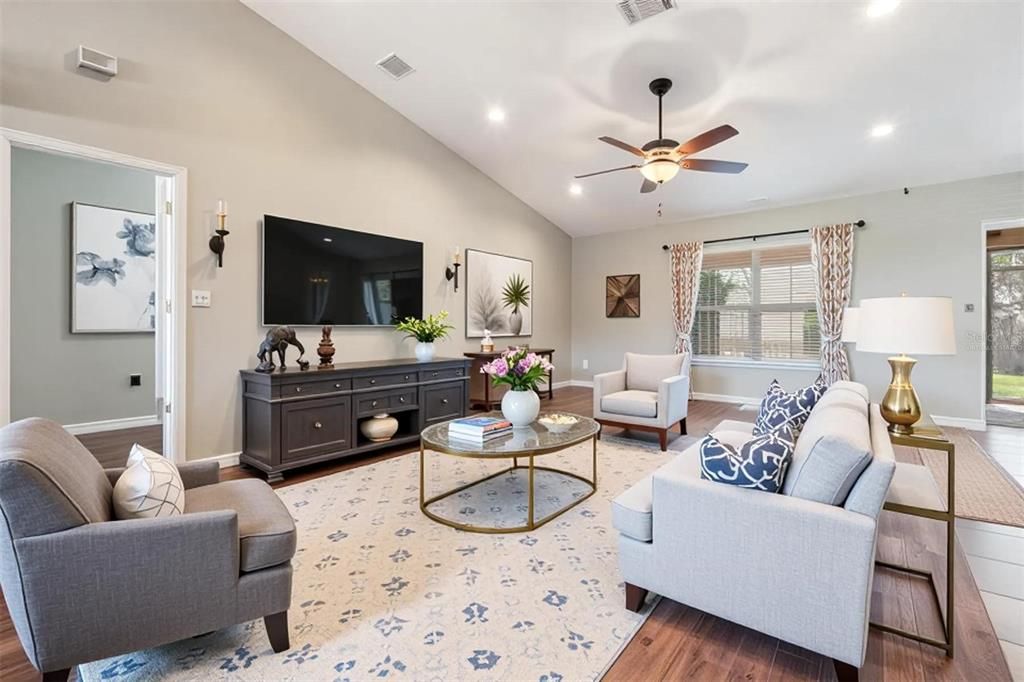 Activo con contrato: $442,000 (5 camas, 3 baños, 2684 Pies cuadrados)