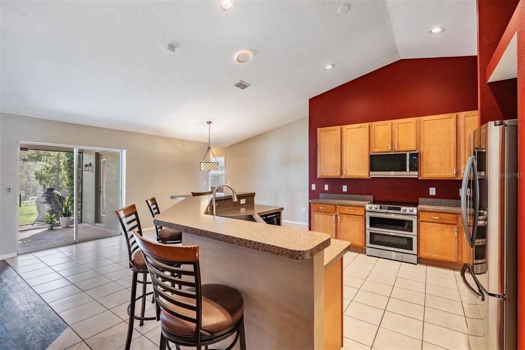 Activo con contrato: $442,000 (5 camas, 3 baños, 2684 Pies cuadrados)