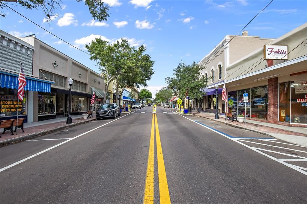 For Sale: $1,800,000 (4 beds, 3 baths, 4220 Square Feet)