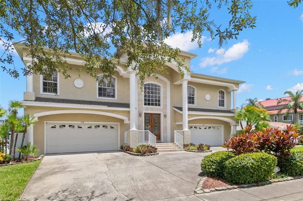 For Sale: $1,800,000 (4 beds, 3 baths, 4220 Square Feet)