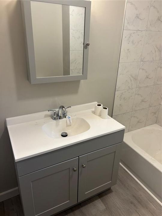 For Sale: $199,900 (2 beds, 1 baths, 775 Square Feet)