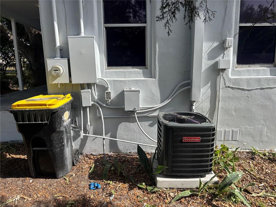 For Sale: $199,900 (2 beds, 1 baths, 775 Square Feet)