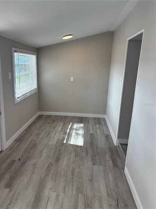 For Sale: $199,900 (2 beds, 1 baths, 775 Square Feet)