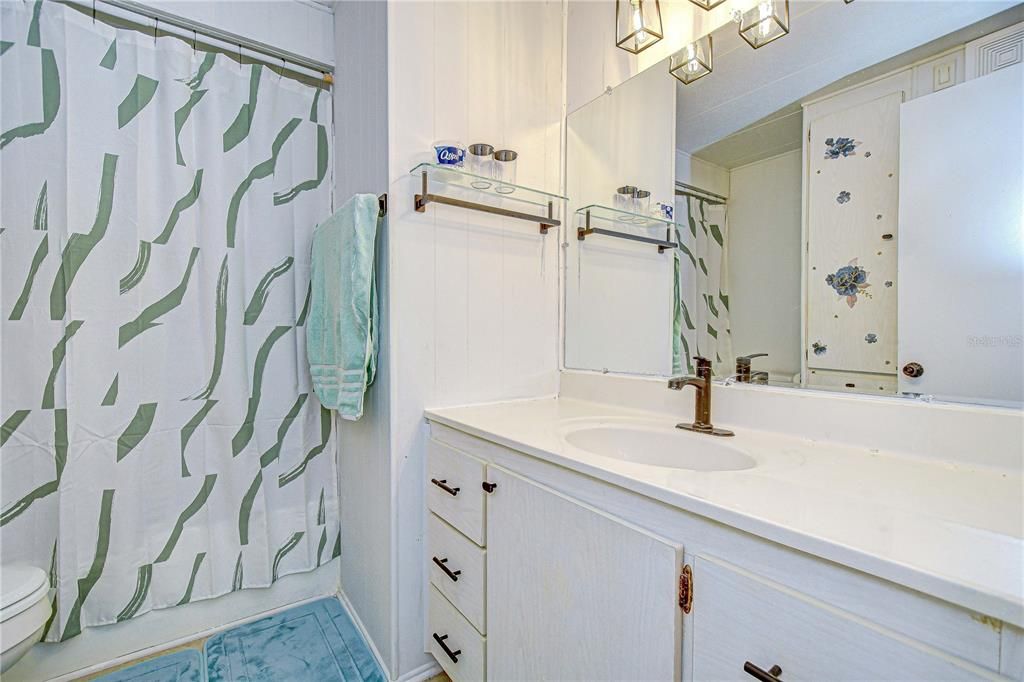 待售: $64,900 (2 贝兹, 1 浴室, 672 平方英尺)