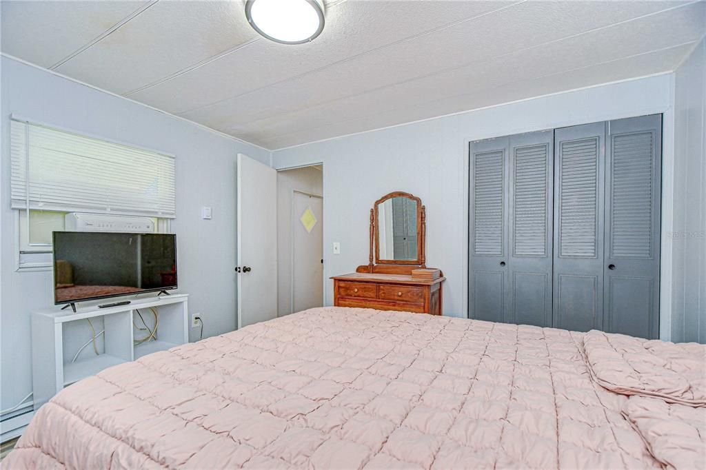 待售: $64,900 (2 贝兹, 1 浴室, 672 平方英尺)