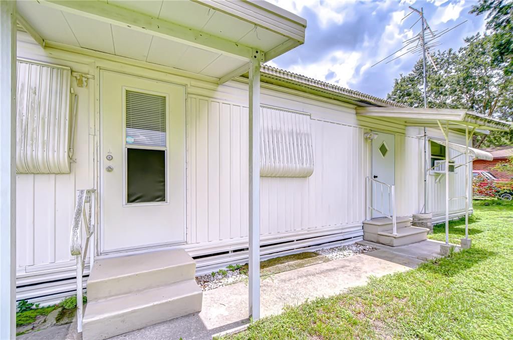 待售: $64,900 (2 贝兹, 1 浴室, 672 平方英尺)