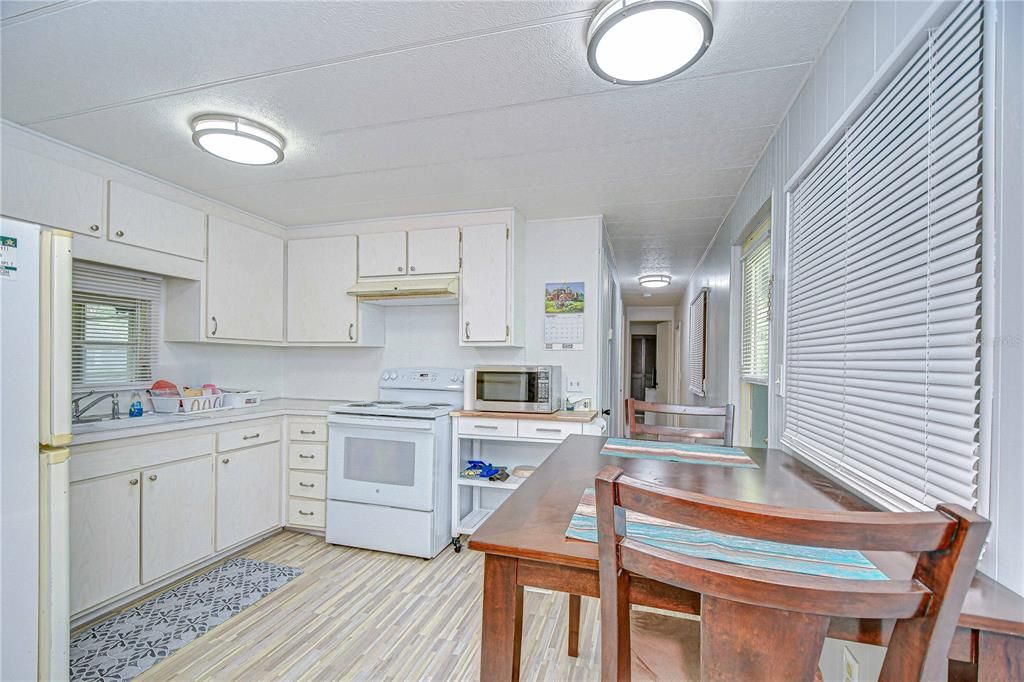 待售: $64,900 (2 贝兹, 1 浴室, 672 平方英尺)