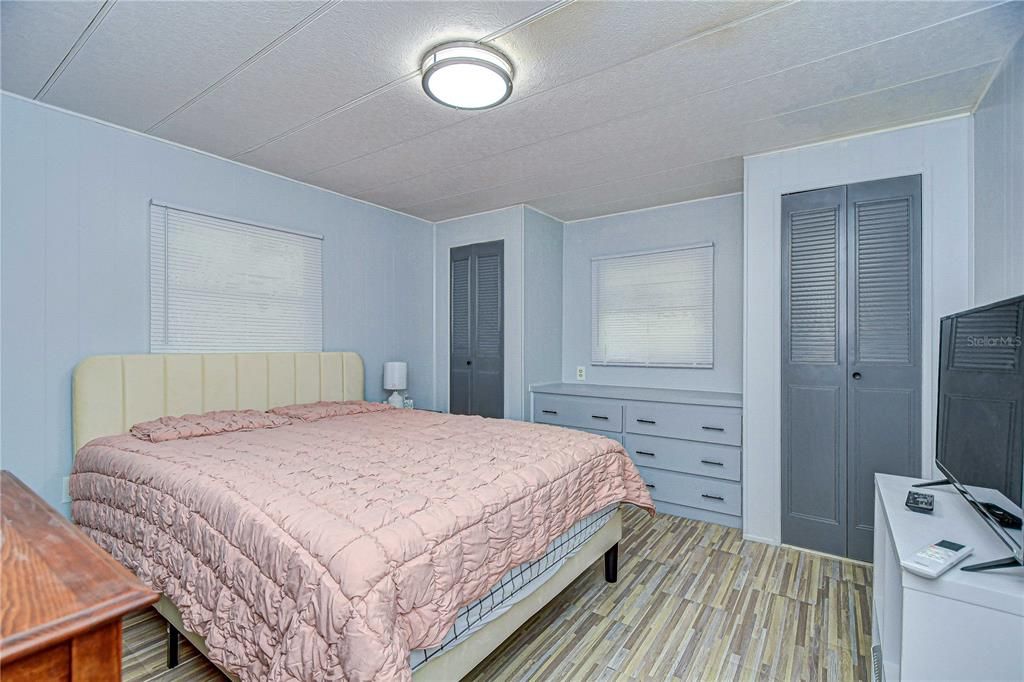 待售: $64,900 (2 贝兹, 1 浴室, 672 平方英尺)