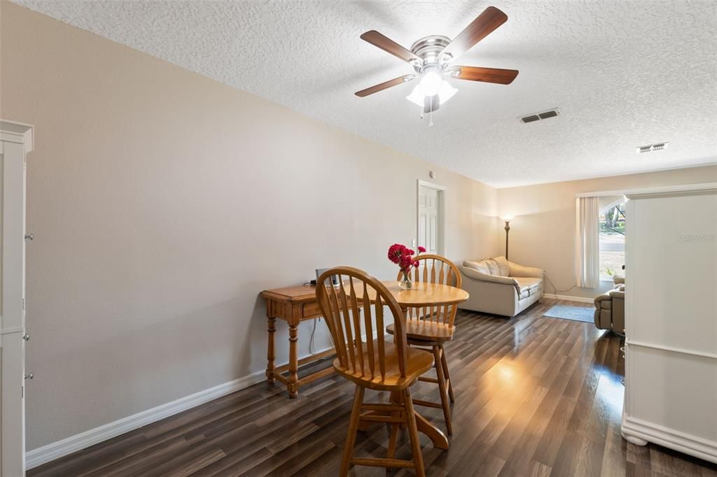 Active With Contract: $320,000 (3 beds, 2 baths, 1739 Square Feet)
