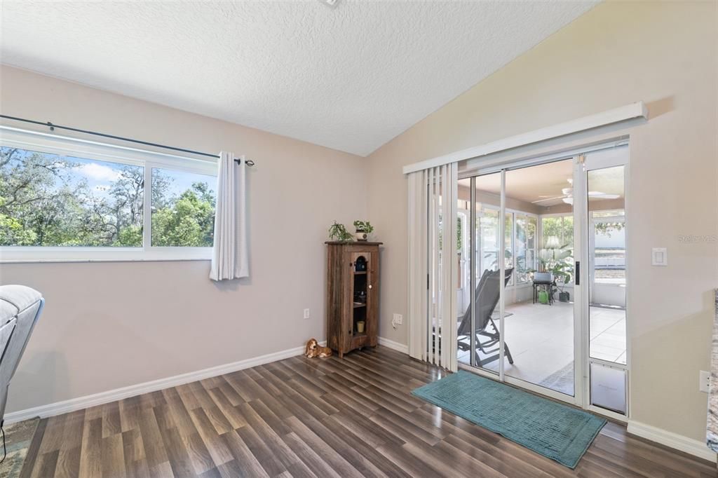 Active With Contract: $320,000 (3 beds, 2 baths, 1739 Square Feet)