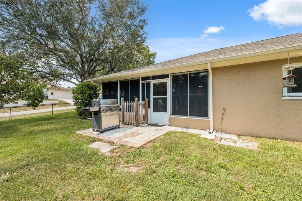 Active With Contract: $320,000 (3 beds, 2 baths, 1739 Square Feet)