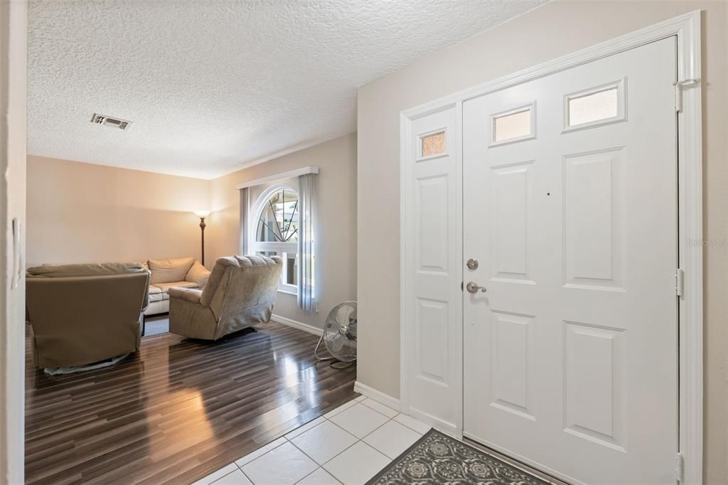 Active With Contract: $320,000 (3 beds, 2 baths, 1739 Square Feet)