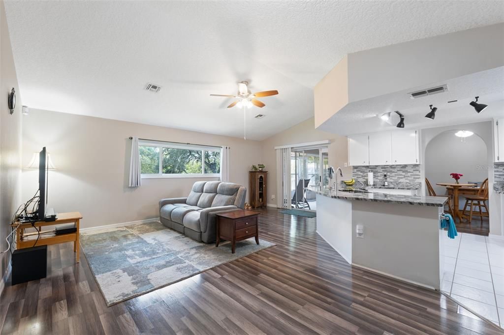 Active With Contract: $320,000 (3 beds, 2 baths, 1739 Square Feet)