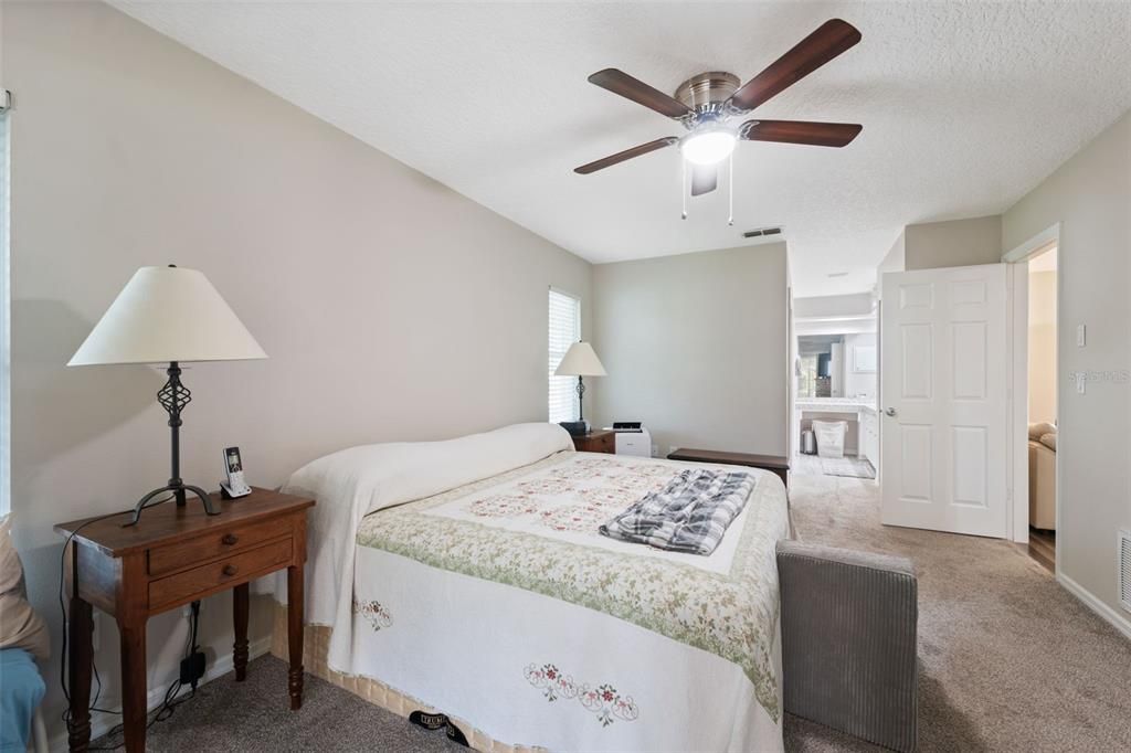 Active With Contract: $320,000 (3 beds, 2 baths, 1739 Square Feet)