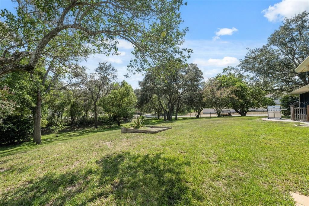 Active With Contract: $320,000 (3 beds, 2 baths, 1739 Square Feet)