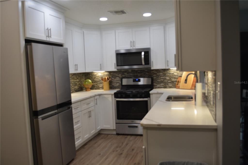 На продажу: $310,000 (2 спален, 2 ванн, 1348 Квадратных фут)