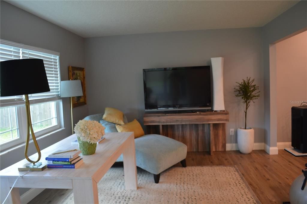 На продажу: $310,000 (2 спален, 2 ванн, 1348 Квадратных фут)