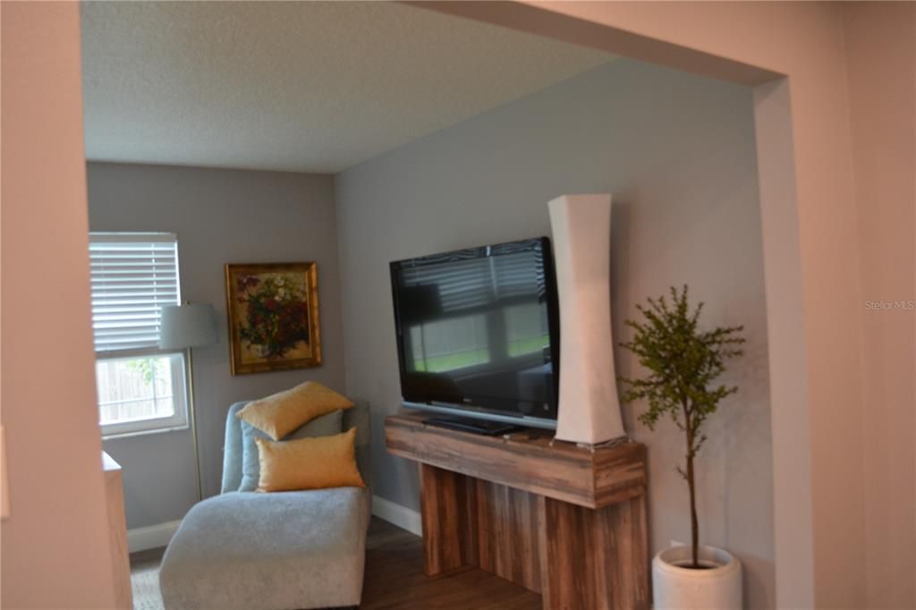 На продажу: $310,000 (2 спален, 2 ванн, 1348 Квадратных фут)