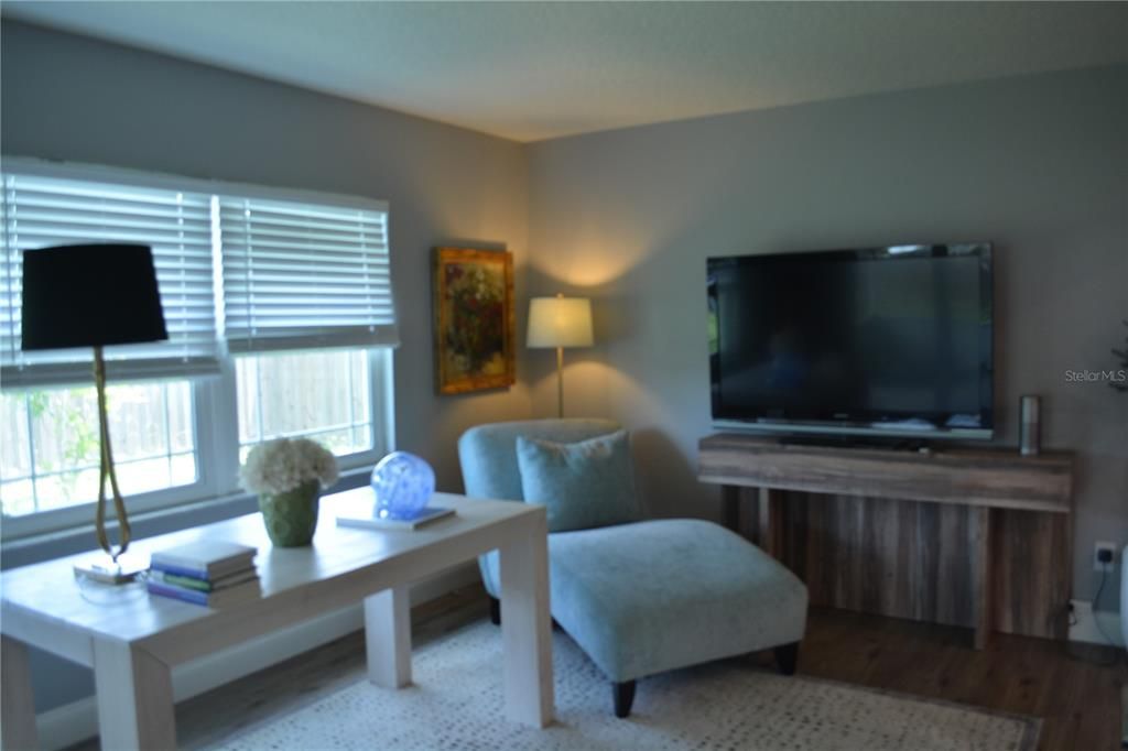 На продажу: $310,000 (2 спален, 2 ванн, 1348 Квадратных фут)